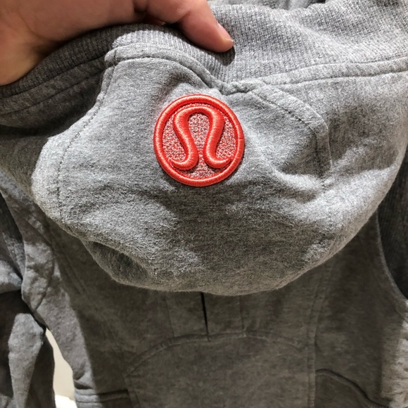 Lululemon Athletica grey zip-up hoodie, approx size 6 - Picture 5 of 5